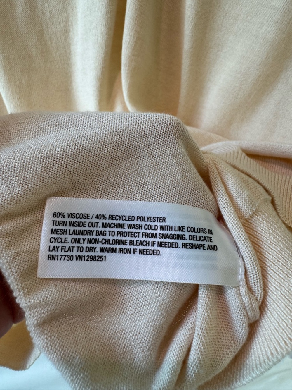 Women's Small Lightweight V-Neck White / Cream Long Sleeve Top- A New Day - Picture 4 of 7